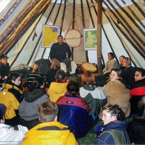 École Marcelle-mallet, Lévis, 17-18-19 novembre 1998, photo Pierre Lepage - Sous le Shaputuan